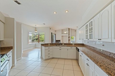 House in Seminole, Florida 4 bedrooms, 244.15 sq.m. № 2394412 - photo 28