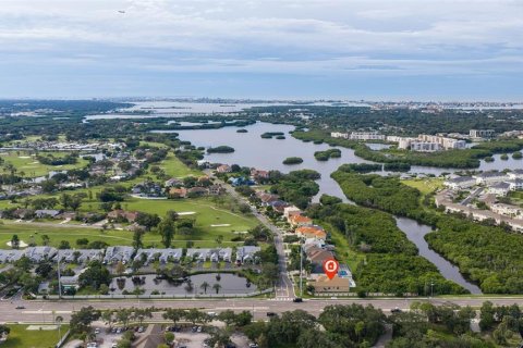 House in Seminole, Florida 4 bedrooms, 244.15 sq.m. № 2394412 - photo 6