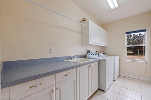 House in Seminole, Florida 4 bedrooms, 244.15 sq.m. № 2394412 - photo 30