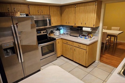 Villa ou maison à louer à Seminole, Floride: 2 chambres, 142.51 m2 № 2433293 - photo 5