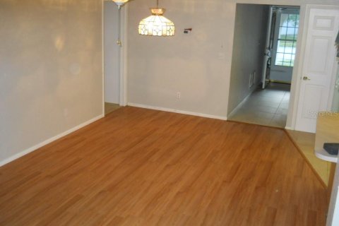 Villa ou maison à louer à Seminole, Floride: 2 chambres, 142.51 m2 № 2433293 - photo 11
