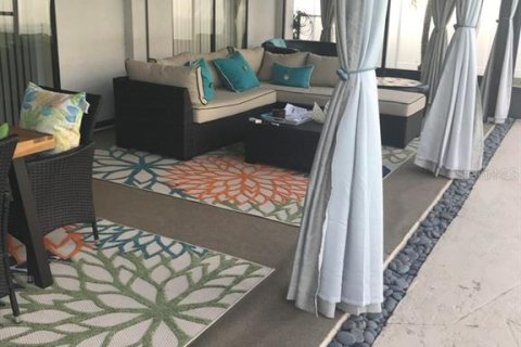 Villa ou maison à louer à Seminole, Floride: 2 chambres, 142.51 m2 № 2433293 - photo 7
