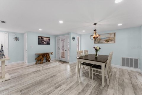 Villa ou maison à vendre à New Port Richey, Floride: 2 chambres, 128.86 m2 № 2400169 - photo 9