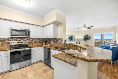 Condominio en alquiler en New Port Richey, Florida, 3 dormitorios, 141.68 m2 № 1879377 - foto 7
