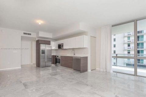 Condo in Miami, Florida, 3 bedrooms  № 2014633 - photo 7