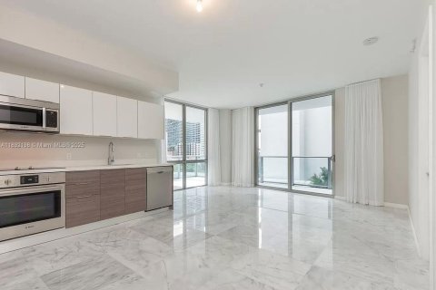 Condo in Miami, Florida, 3 bedrooms  № 2014633 - photo 4