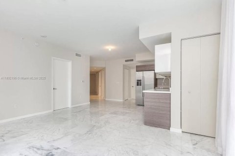 Condo in Miami, Florida, 3 bedrooms  № 2014633 - photo 10