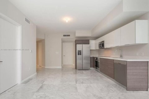 Condo in Miami, Florida, 3 bedrooms  № 2014633 - photo 8