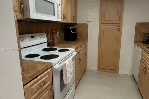 Appartement à louer à Miami Beach, Floride: 2 chambres, 93.18 m2 № 2146098 - photo 4