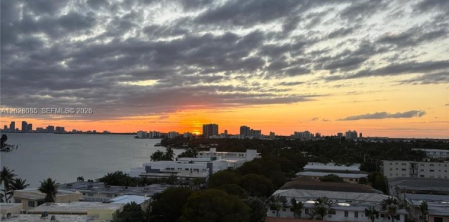 Appartement à Miami Beach, Floride 2 chambres, 93.18 m2 № 2146098