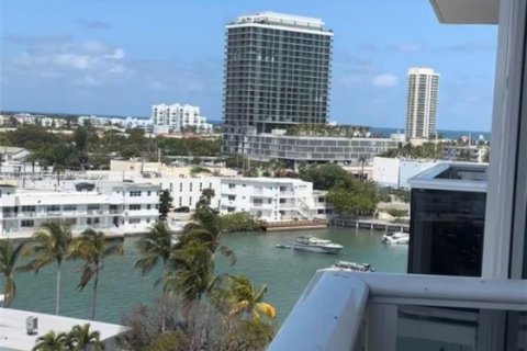 Appartement à louer à Miami Beach, Floride: 2 chambres, 93.18 m2 № 2146098 - photo 2