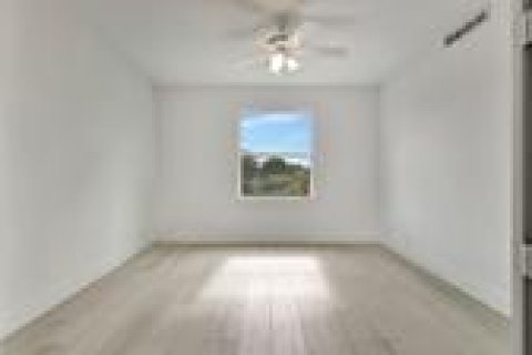 House in West Palm Beach, Florida 6 bedrooms, 361.76 sq.m. № 2172014 - photo 15