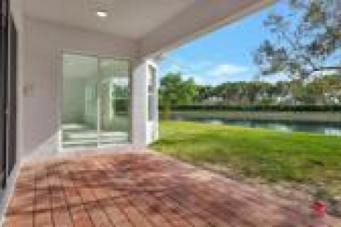 House in West Palm Beach, Florida 6 bedrooms, 361.76 sq.m. № 2172014 - photo 23