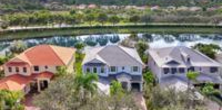 House in West Palm Beach, Florida 6 bedrooms, 361.76 sq.m. № 2172014