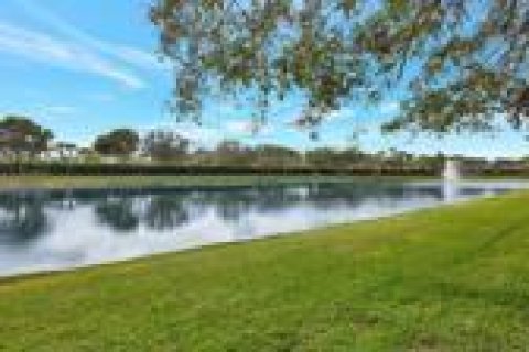 House in West Palm Beach, Florida 6 bedrooms, 361.76 sq.m. № 2172014 - photo 22