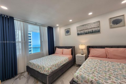 Condo in Hollywood, Florida, 2 bedrooms  № 1962751 - photo 23