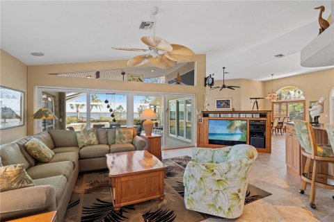 Casa en venta en Port Charlotte, Florida, 3 dormitorios, 223.06 m2 № 1724399 - foto 22