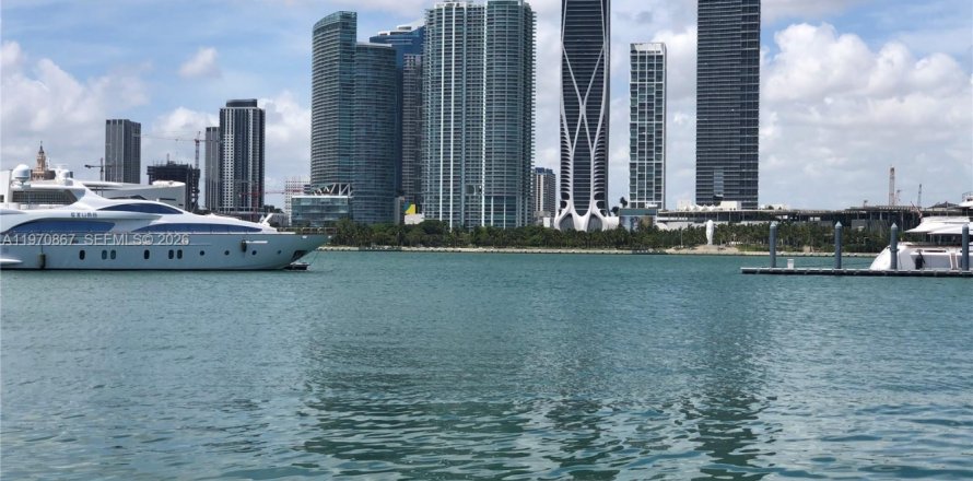 Condo à Miami, Floride, 1 chambre  № 2032552