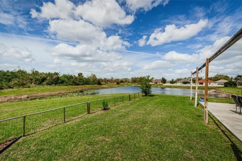 House in Land O' Lakes, Florida 4 bedrooms, 167.69 sq.m. № 1538620 - photo 4