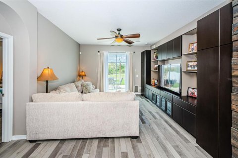 House in Land O' Lakes, Florida 4 bedrooms, 167.69 sq.m. № 1538620 - photo 16