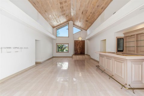 House in Miami, Florida 5 bedrooms, 355.44 sq.m. № 2040628 - photo 15