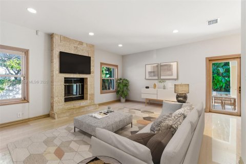 House in Miami, Florida 5 bedrooms, 355.44 sq.m. № 2040628 - photo 21