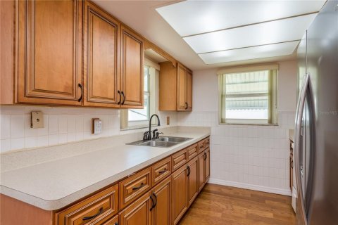 House in New Port Richey, Florida 2 bedrooms, 93.18 sq.m. № 1782179 - photo 11