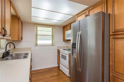 House in New Port Richey, Florida 2 bedrooms, 93.18 sq.m. № 1782179 - photo 12