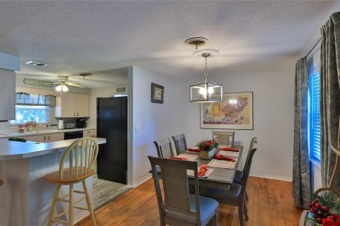 House in New Smyrna Beach, Florida 3 bedrooms, 246.75 sq.m. № 2142408 - photo 7