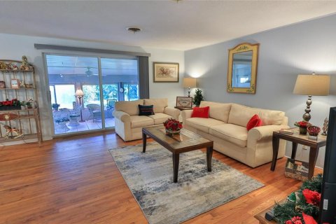 House in New Smyrna Beach, Florida 3 bedrooms, 246.75 sq.m. № 2142408 - photo 5