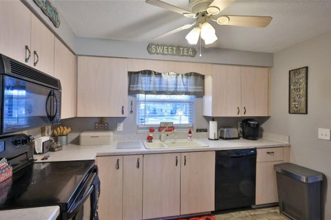House in New Smyrna Beach, Florida 3 bedrooms, 246.75 sq.m. № 2142408 - photo 9