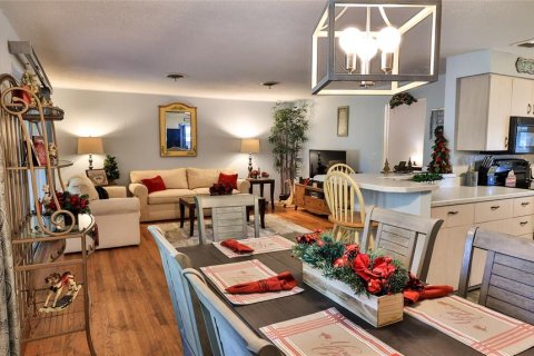 House in New Smyrna Beach, Florida 3 bedrooms, 246.75 sq.m. № 2142408 - photo 6