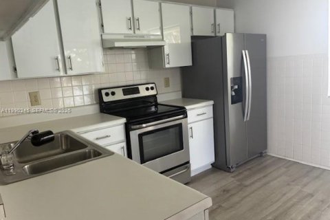 Condominio en alquiler en Homestead, Florida, 3 dormitorios, 111.02 m2 № 2055511 - foto 6