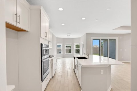 House in Orange Park, Florida 4 bedrooms, 203.46 sq.m. № 2097995 - photo 6