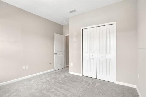 House in Orange Park, Florida 4 bedrooms, 203.46 sq.m. № 2097995 - photo 20