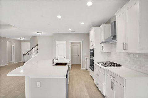 House in Orange Park, Florida 4 bedrooms, 203.46 sq.m. № 2097995 - photo 4