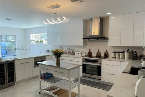 Casa en venta en Davie, Florida, 4 dormitorios, 204.2 m2 № 2001961 - foto 25