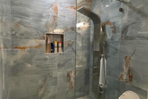 Casa en venta en Davie, Florida, 4 dormitorios, 204.2 m2 № 2001961 - foto 11