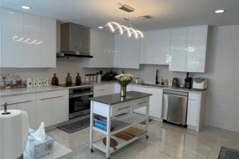 Casa en venta en Davie, Florida, 4 dormitorios, 204.2 m2 № 2001961 - foto 24