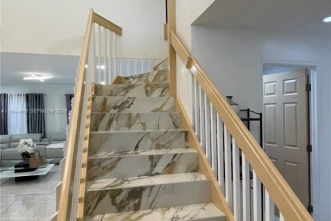Casa en venta en Davie, Florida, 4 dormitorios, 204.2 m2 № 2001961 - foto 18