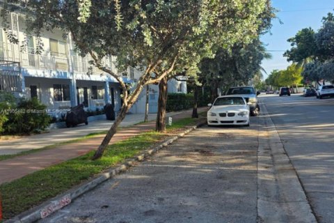 Commercial property in Miami Beach, Florida № 2081955 - photo 11