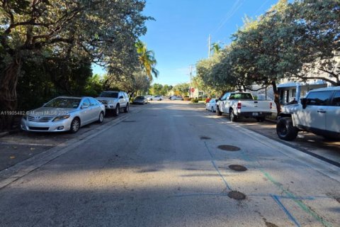 Commercial property in Miami Beach, Florida № 2081955 - photo 9