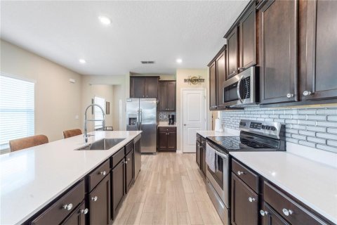 House in Green Cove Springs, Florida 4 bedrooms, 175.86 sq.m. № 1639820 - photo 13