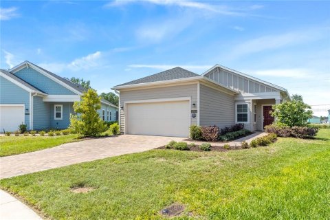 House in Green Cove Springs, Florida 4 bedrooms, 175.86 sq.m. № 1639820 - photo 1