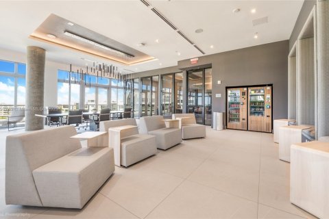 Apartment in Miami, Florida 2 bedrooms № 2013171 - photo 10