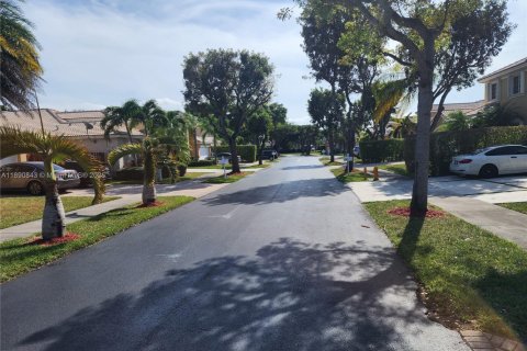 Casa en venta en Miami, Florida, 3 dormitorios, 183.76 m2 № 1943546 - foto 7