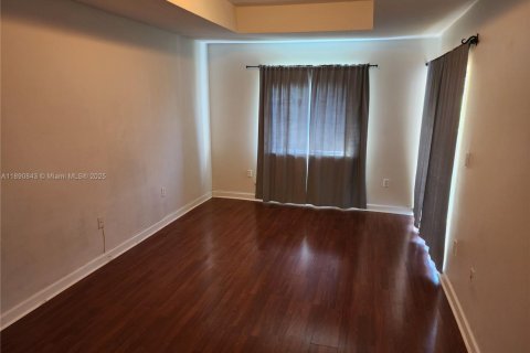 Casa en venta en Miami, Florida, 3 dormitorios, 183.76 m2 № 1943546 - foto 21