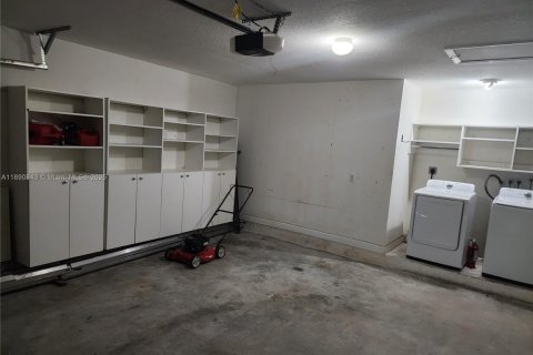 Casa en venta en Miami, Florida, 3 dormitorios, 183.76 m2 № 1943546 - foto 24