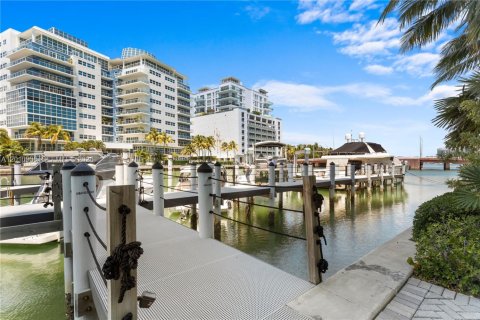 Copropriété à louer à Miami Beach, Floride: 3 chambres, 241.55 m2 № 2171069 - photo 25