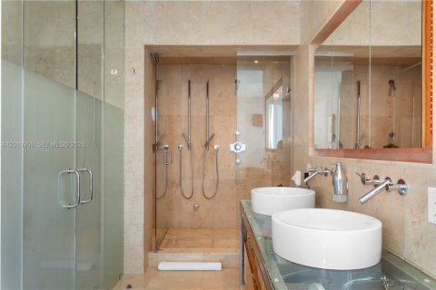 Copropriété à louer à Miami Beach, Floride: 3 chambres, 241.55 m2 № 2171069 - photo 14